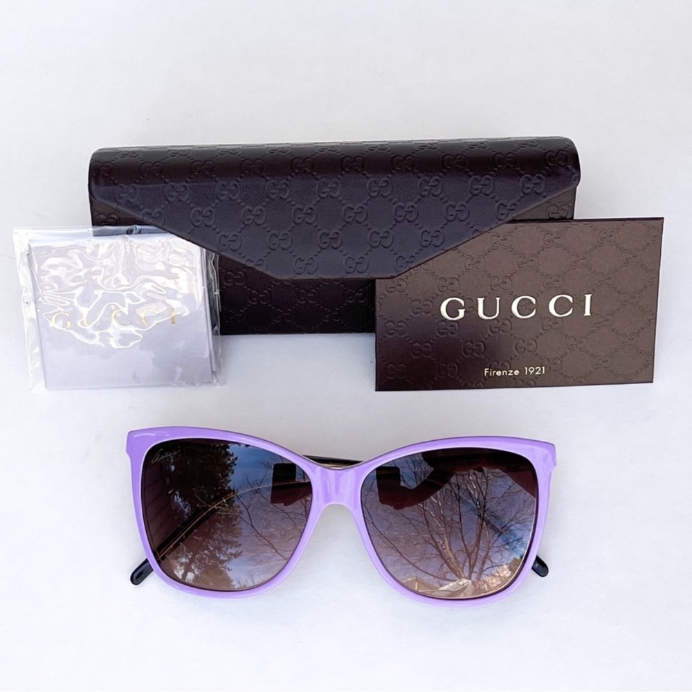 GUCCI LIKE NEW BEAUTIFUL LILAC SUNGLASSES W/ GOLD ACCENTS; NEW CLOTH & BOX